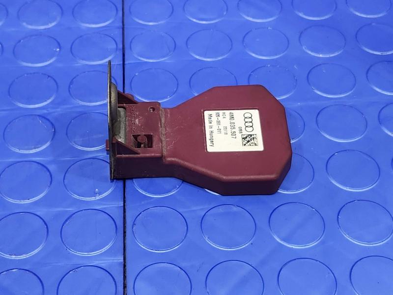 2017-2024 Audi Q7 Mobile Phone Antenna Assembly Genuine OEM 4M0035507