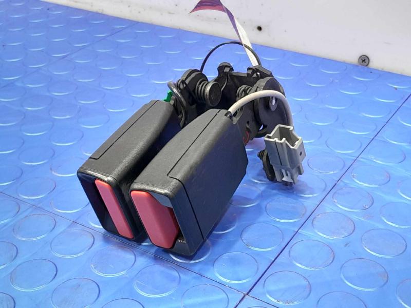2018 Volvo S90 Rear Seat Belt