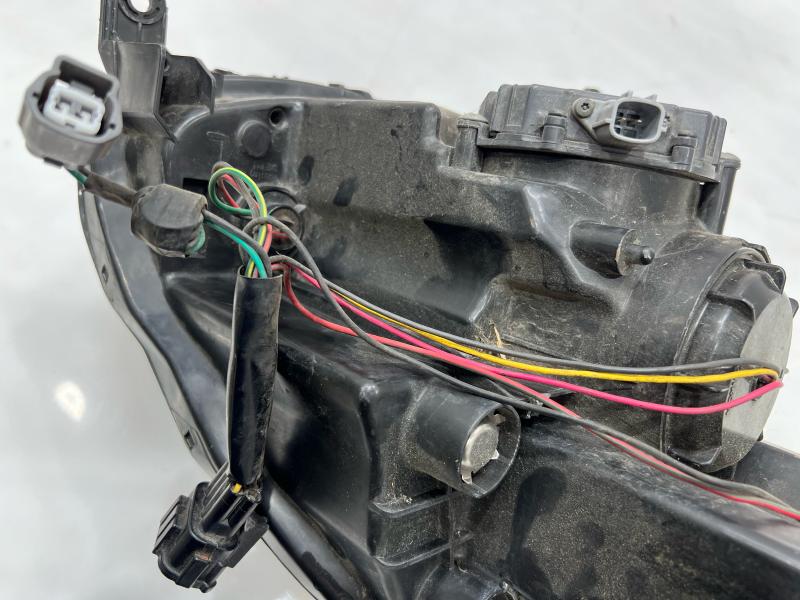 2003 - 2005 Infiniti G35 Xenon HID Headlight Assembly LH Driver Side Coupe ONLY OEM 26060AM826