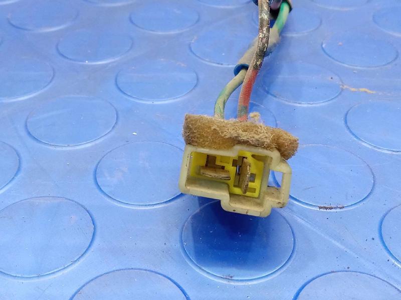 1999 Toyota Camry Front Door Regulator