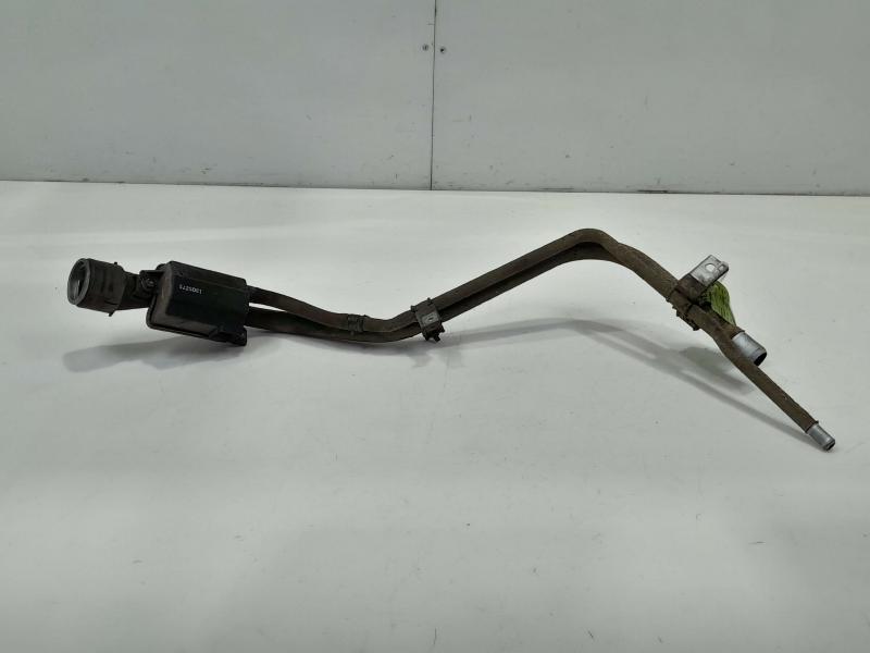 2014 Kia Sedona Fuel Filler Neck