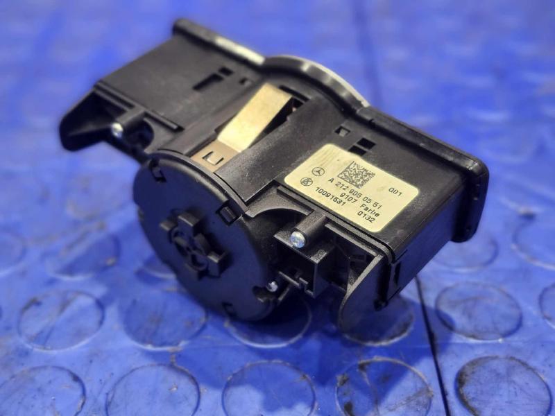 2012 Mercedes ML-Class Headlight Switch (Dash Mtd)