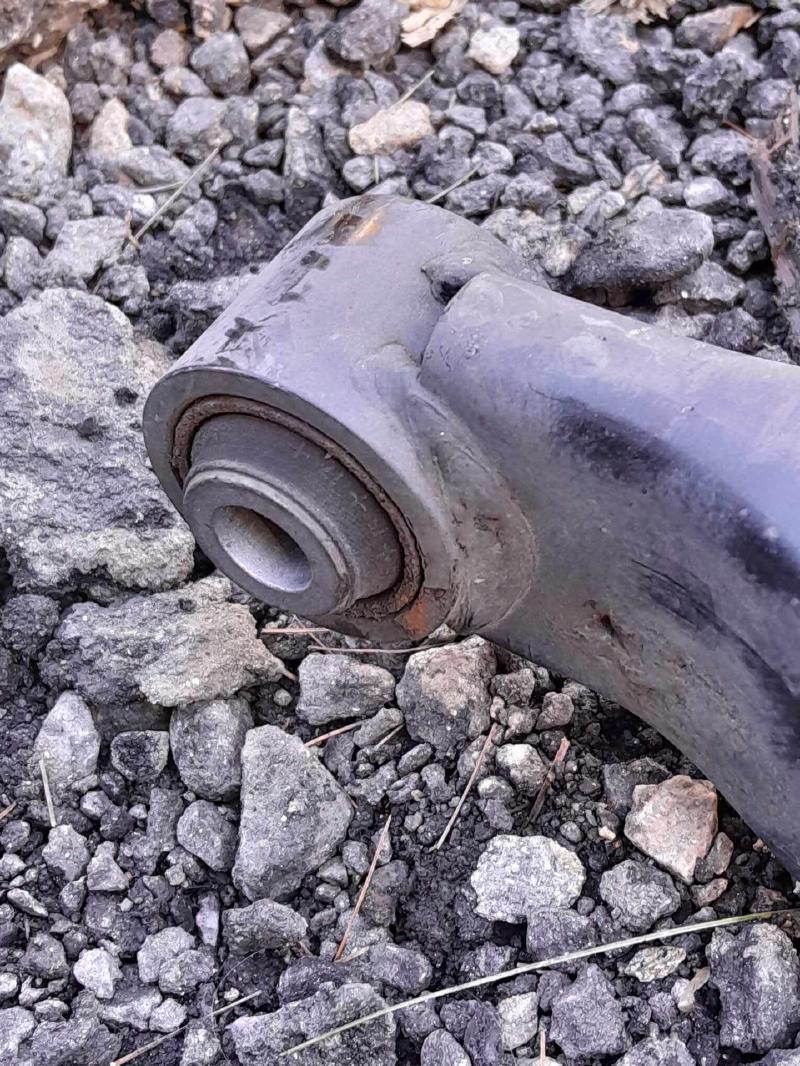 2015 Nissan Rogue Lower Control Arm Rr