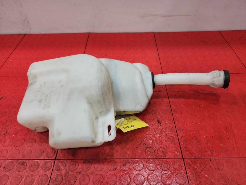 2013 Chevrolet Malibu Washer Bottle