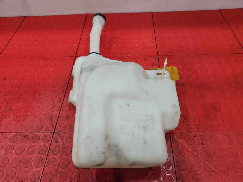 2013 Chevrolet Malibu Washer Bottle