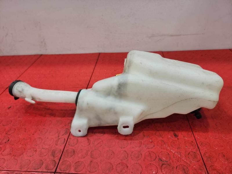 2013 Chevrolet Malibu Washer Bottle