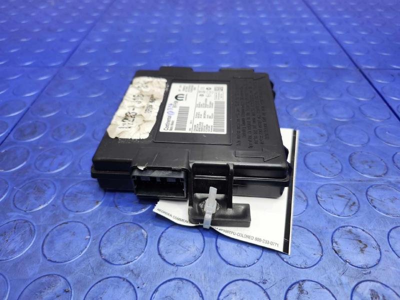 2018 Jeep Compass Receiver Hub Module Passive Entry Control Module OEM 68286841AD