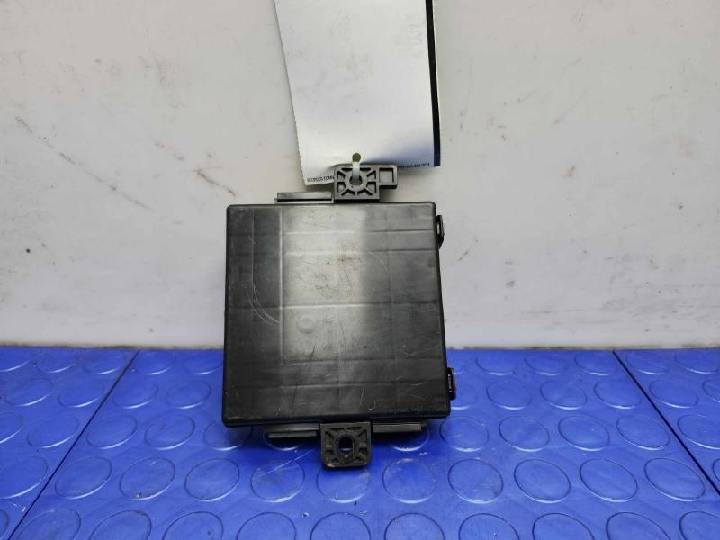 2018 Jeep Compass Receiver Hub Module Passive Entry Control Module OEM 68286841AD
