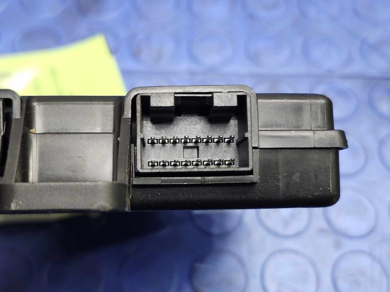 2018 Jeep Compass Receiver Hub Module Passive Entry Control Module OEM 68286841AD