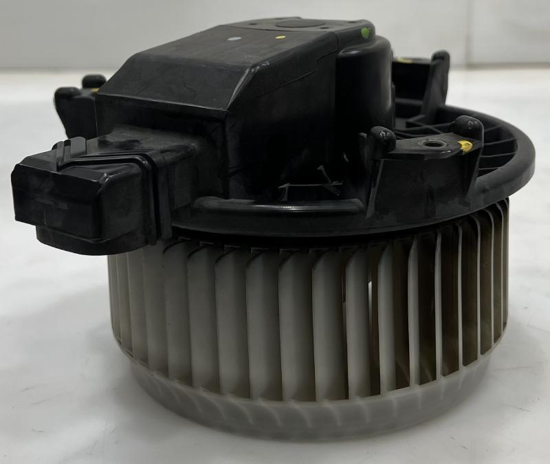 2013 - 2020 Ford Fusion Lincoln MKZ Heater AC Blower Motor (Front) OEM DG9Z19805B