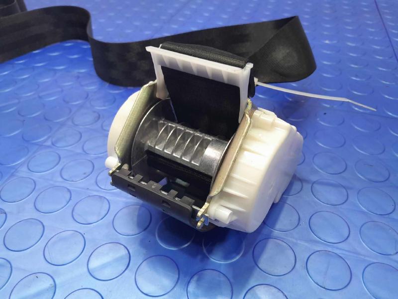 2017 Lincoln MKC Rear Seat Belt
