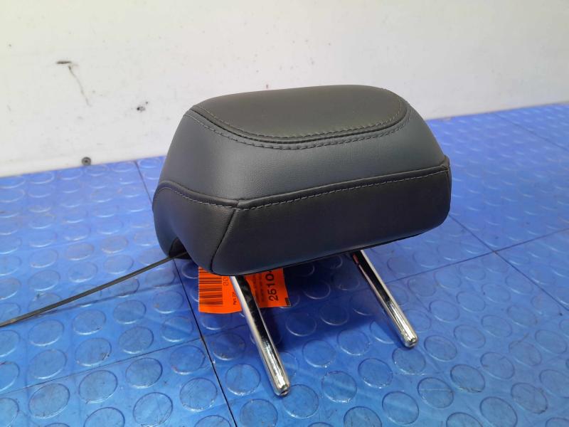 2015 Chrysler 200 Headrest