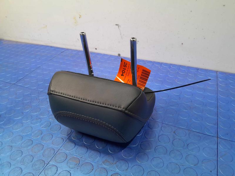 2015 Chrysler 200 Headrest