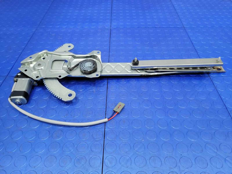 2002 Ford Expedition Front Door Regulator