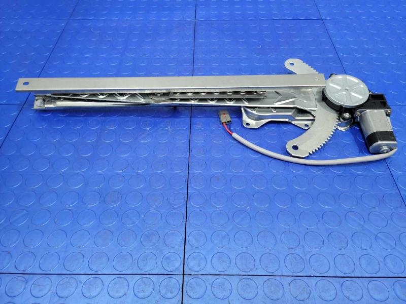 2002 Ford Expedition Front Door Regulator