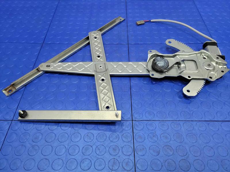 2002 Ford Expedition Front Door Regulator