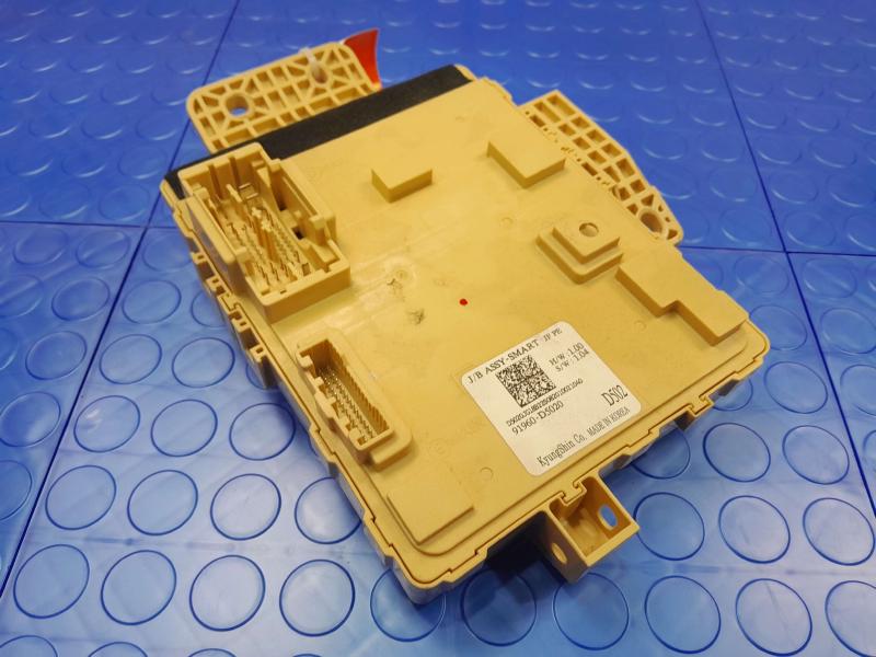 2019-2020 Kia Optima Instrument Panel Junction Block Genuine OEM 91960-D5020