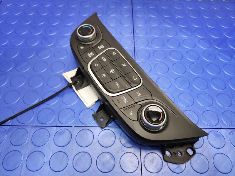 2019 Chevrolet Equinox Heater A/C Control