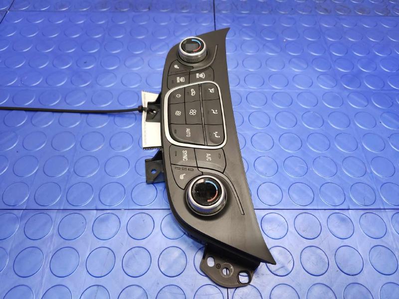 2019 Chevrolet Equinox Heater A/C Control