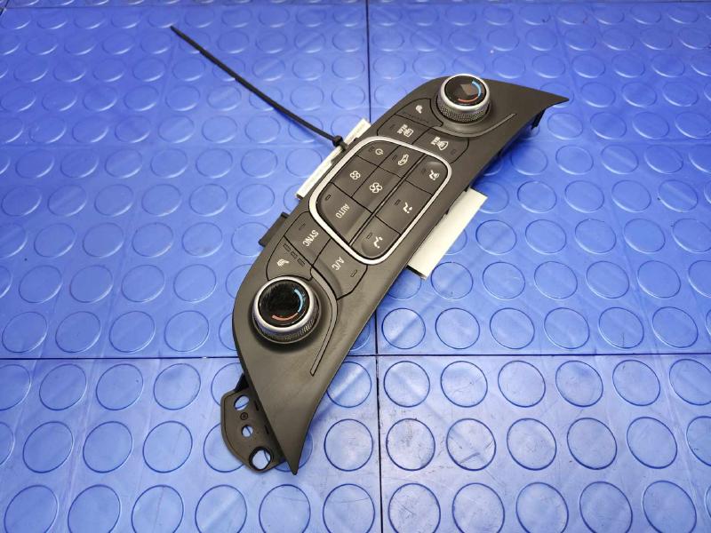 2019 Chevrolet Equinox Heater A/C Control