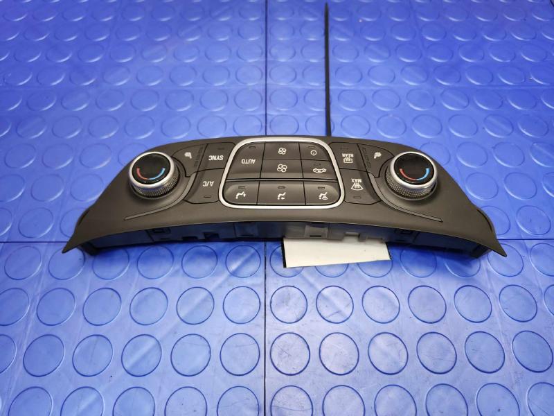 2019 Chevrolet Equinox Heater A/C Control