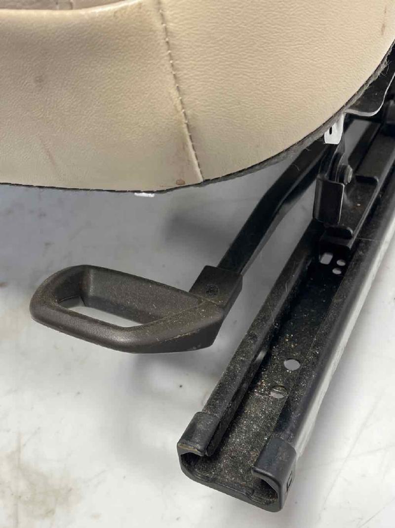 2014 Chevrolet Cruze Front Seat