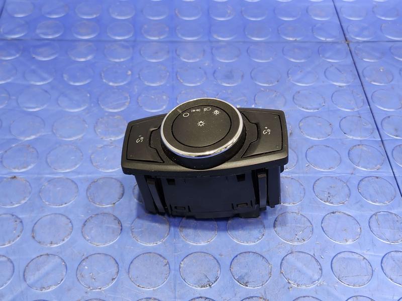 2020 Ford Mustang Headlight Switch (Dash Mtd)