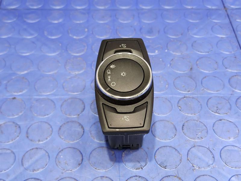 2020 Ford Mustang Headlight Switch (Dash Mtd)