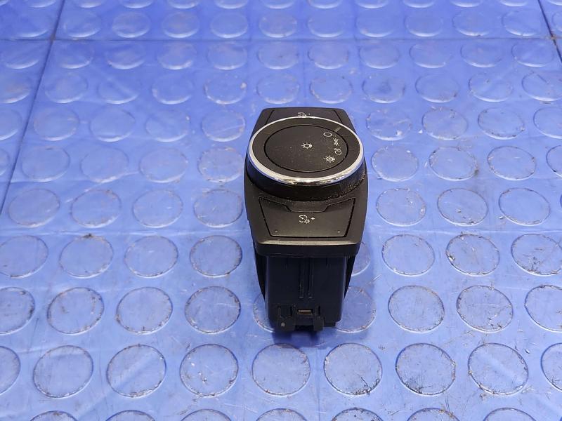 2020 Ford Mustang Headlight Switch (Dash Mtd)