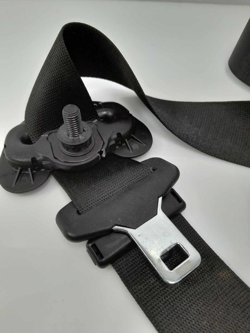 2012 BMW 328i Front Seat Belt