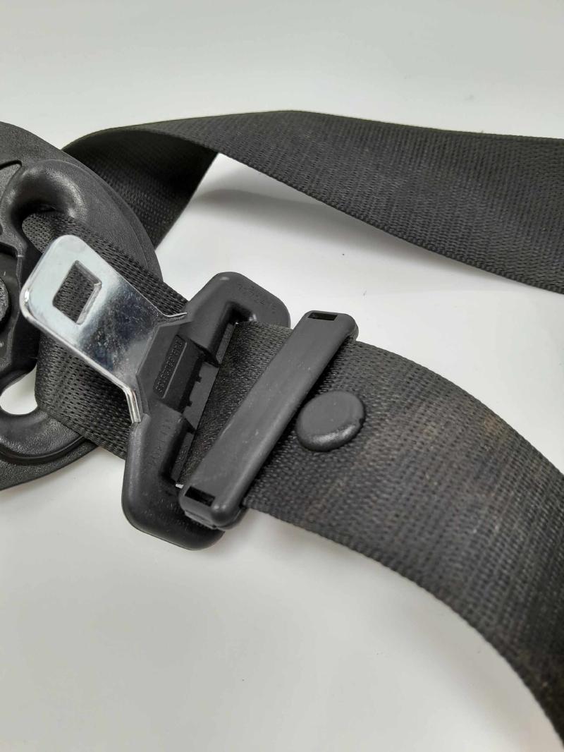 2012 BMW 328i Front Seat Belt