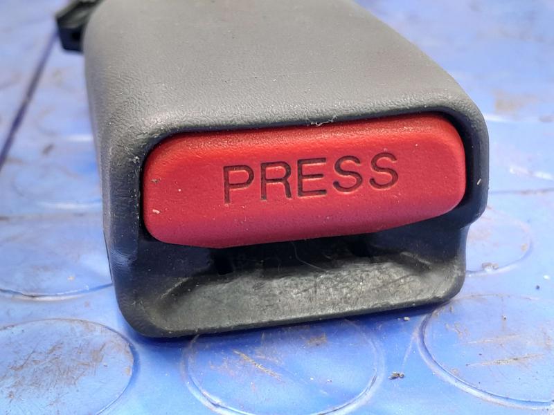 2020 Nissan Kicks Front Seat Belt Buckle Left Driver Side Black OEM 868435RL0A