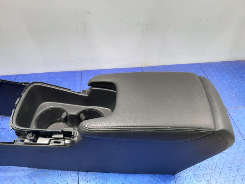 2023 Acura Integra Front Console