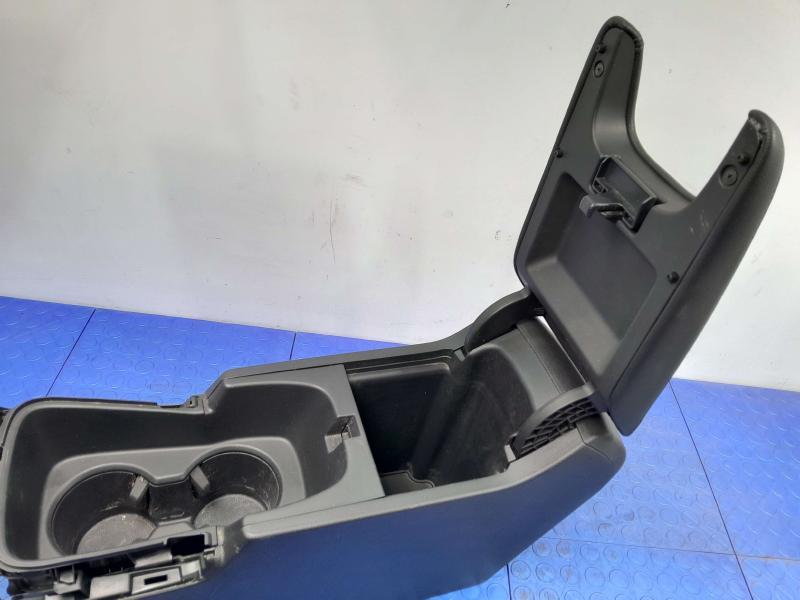 2023 Acura Integra Front Console