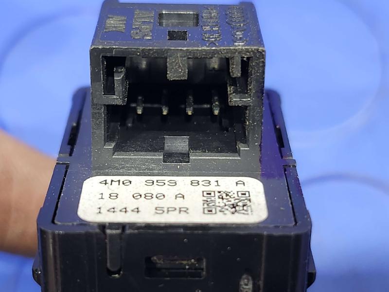 2018 Audi Q7 Door Switch Front