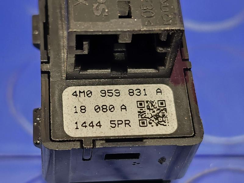 2018 Audi Q7 Door Switch Front