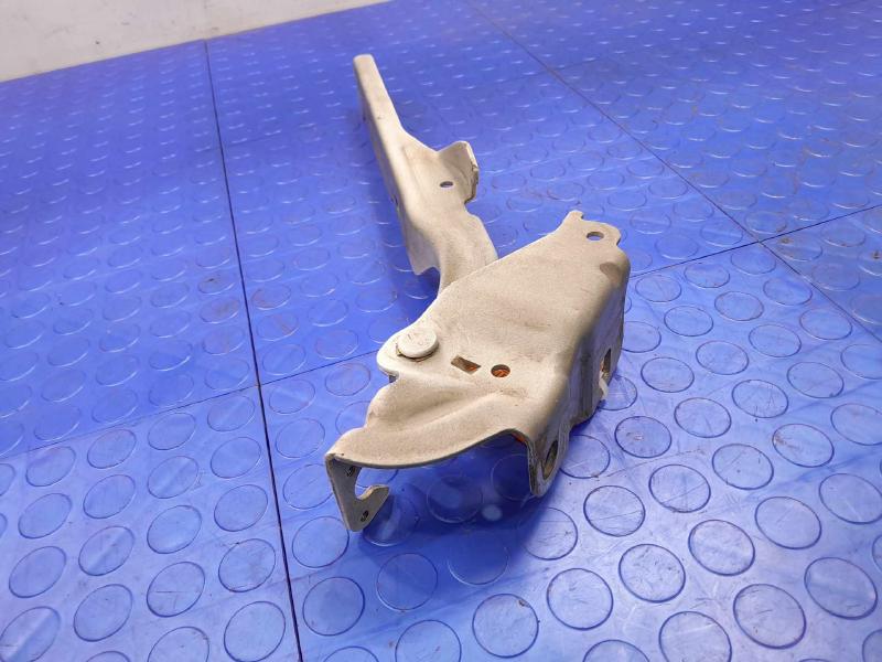 2011 Ford F-250 Super Duty Hood Hinge