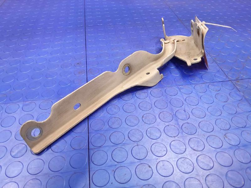 2011 Ford F-250 Super Duty Hood Hinge