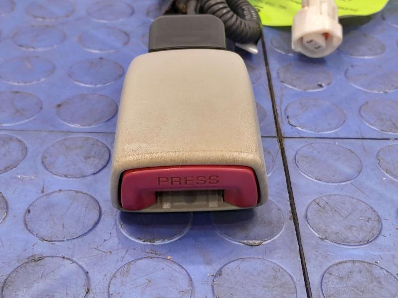 2013 Toyota Prius Front Seat Belt