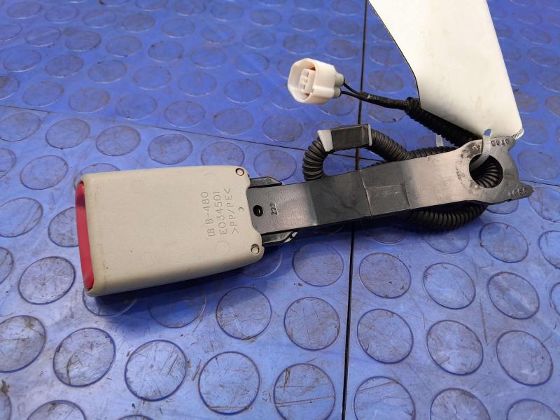 2013 Toyota Prius Front Seat Belt