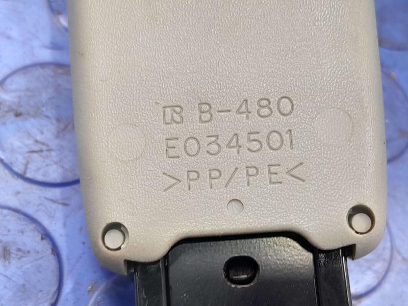 2013 Toyota Prius Front Seat Belt
