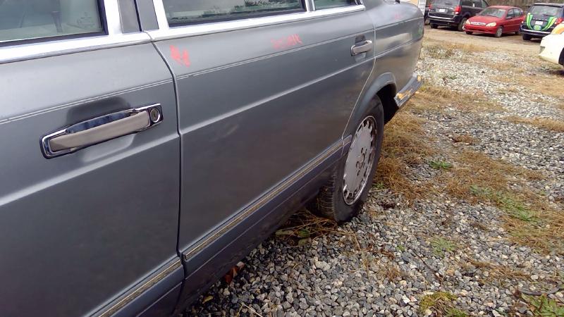 1990 Mercedes 420SEL Rear Door