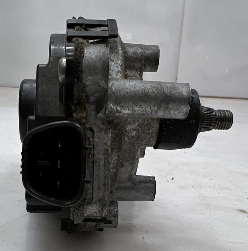 2015 - 2017 Hyundai Sonata Windshield Wiper Motor OEM 98110C2000