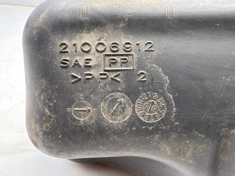 1999 Saturn Cpe Air Intake Tube/Resonator