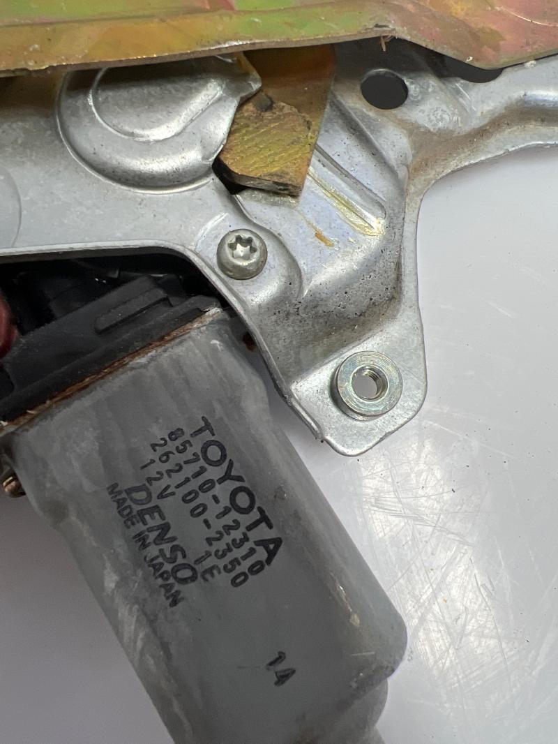 2003 Toyota Corolla Side/Rear/Cargo Regulator