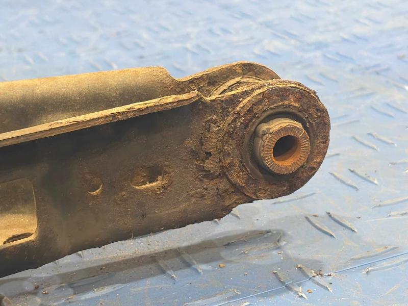 2007 Toyota RAV4 Lower Control Arm Rr