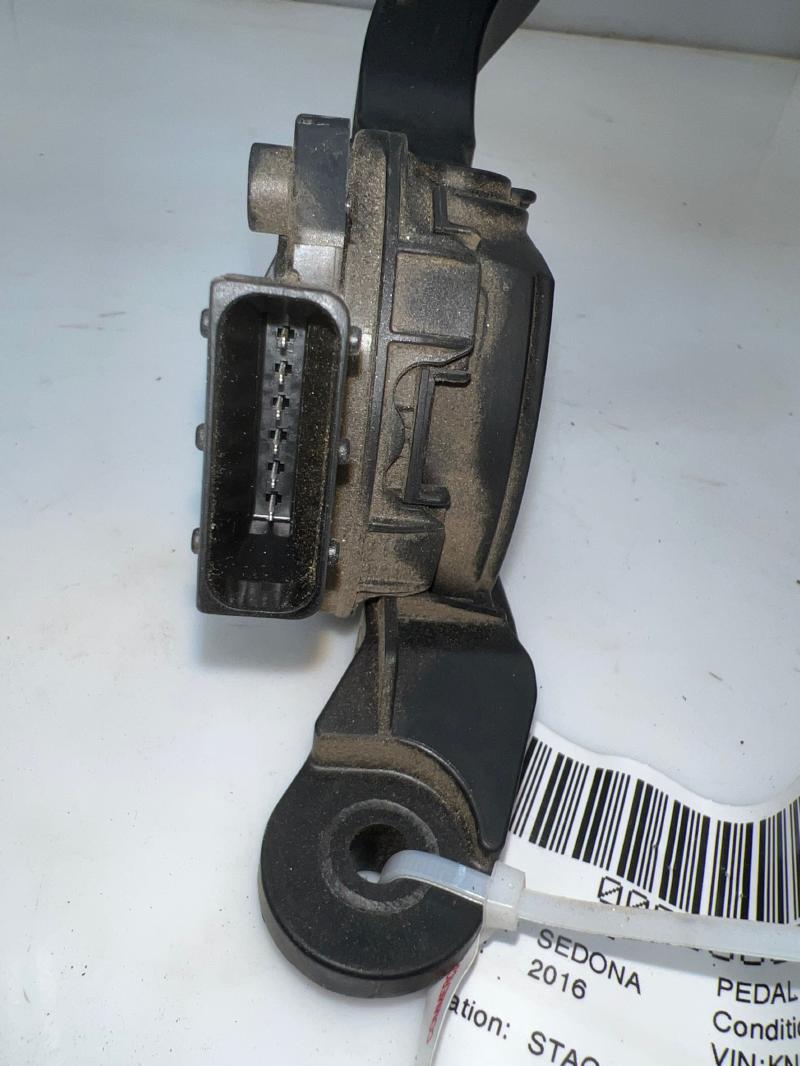 2015 - 2020 Kia Sedona Acclerator Pedal Assembly with Sensor OEM 32700A9000