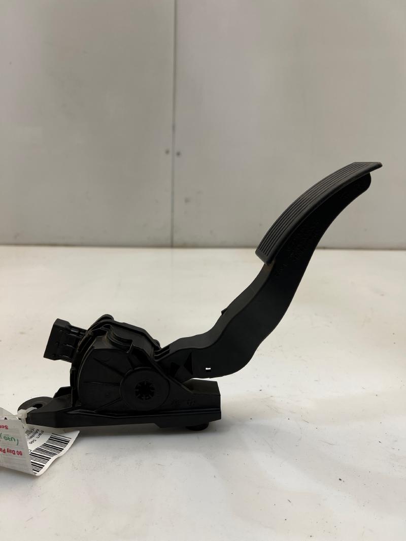 2015 - 2020 Kia Sedona Acclerator Pedal Assembly with Sensor OEM 32700A9000