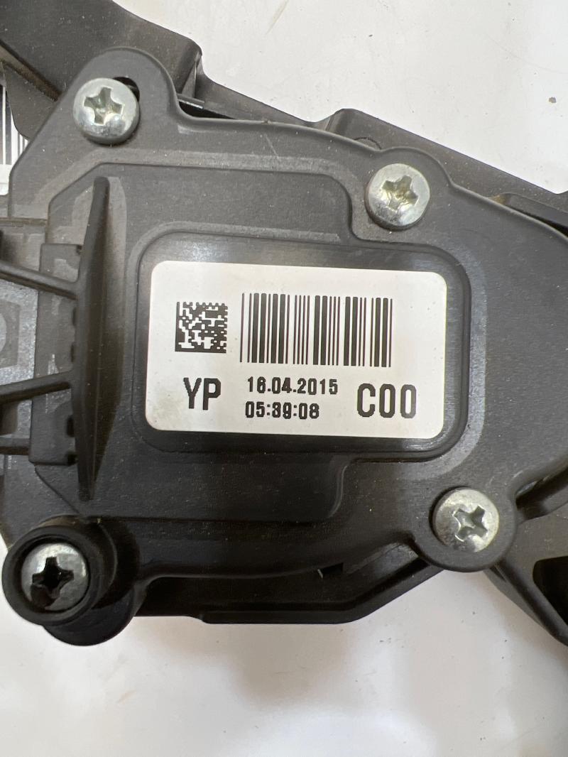 2015 - 2020 Kia Sedona Acclerator Pedal Assembly with Sensor OEM 32700A9000