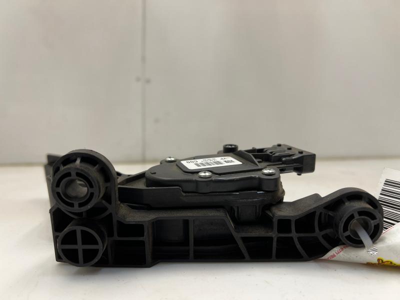 2015 - 2020 Kia Sedona Acclerator Pedal Assembly with Sensor OEM 32700A9000